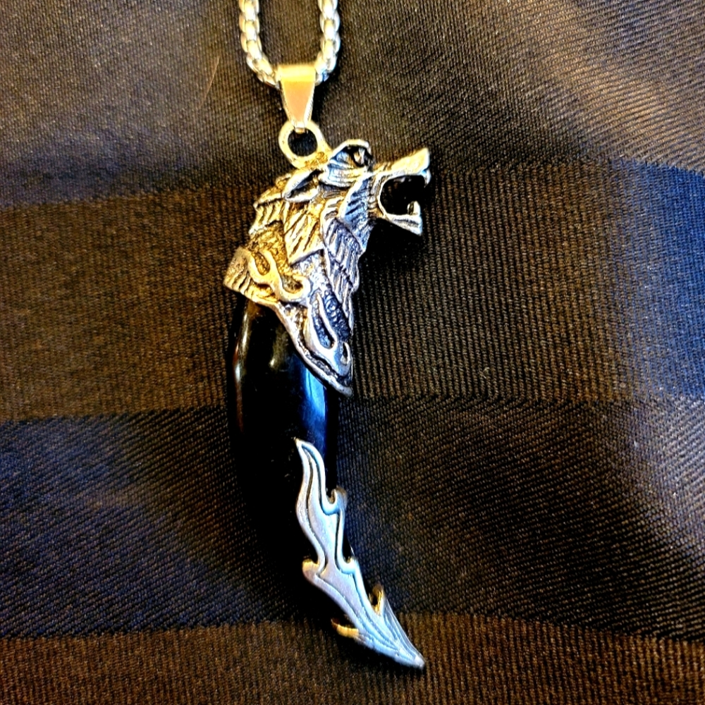 Wolf tooth necklace